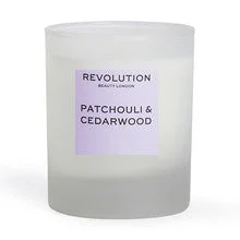 Revolution home Candela profumata al patchouli e legno di cedro - 170,0 g