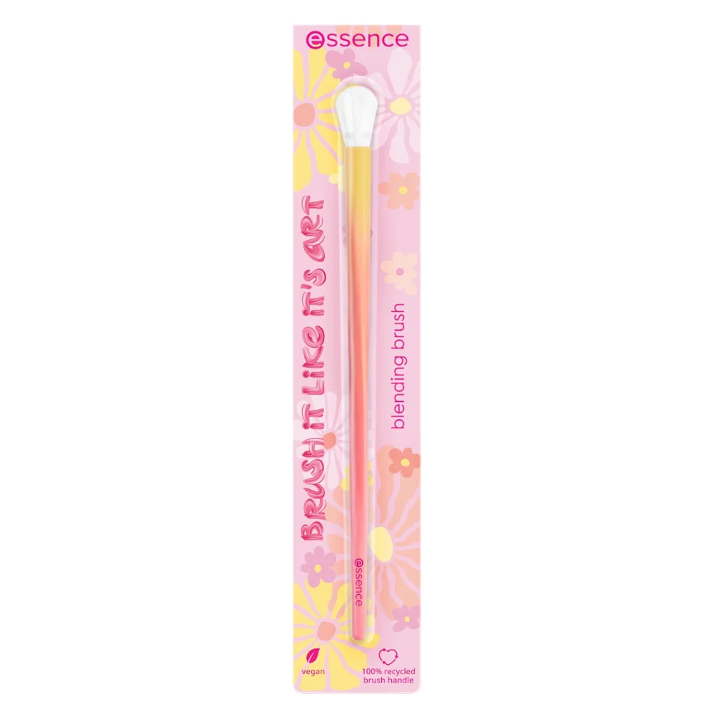 essence BRUSH IT LIKE IT'S ART pennello 01 Blending Is Like Cardio For Artists