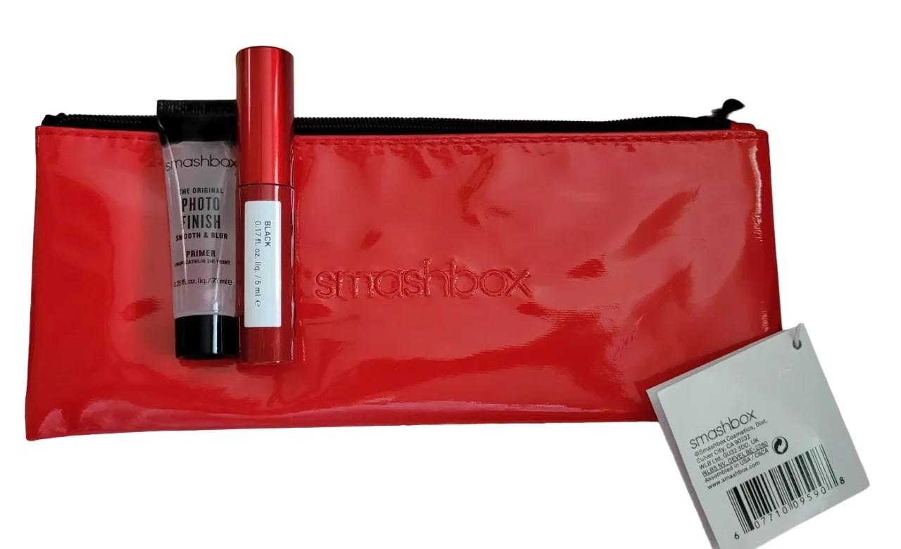 Deluxe Trial Size Set Smashbox: Super Fan Mascara volumizzante nero 5 ml + Photo Finish Primer liquido levigante 7,1 ml + Trousse in tessuto rosso